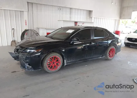 2021 Toyota Camry Se z USA, uszkodzony, nr VIN 4T1T11AK8MU470982